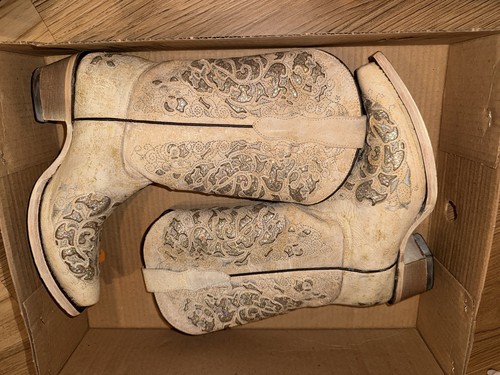 Corral boots teens size - teens, 5.5